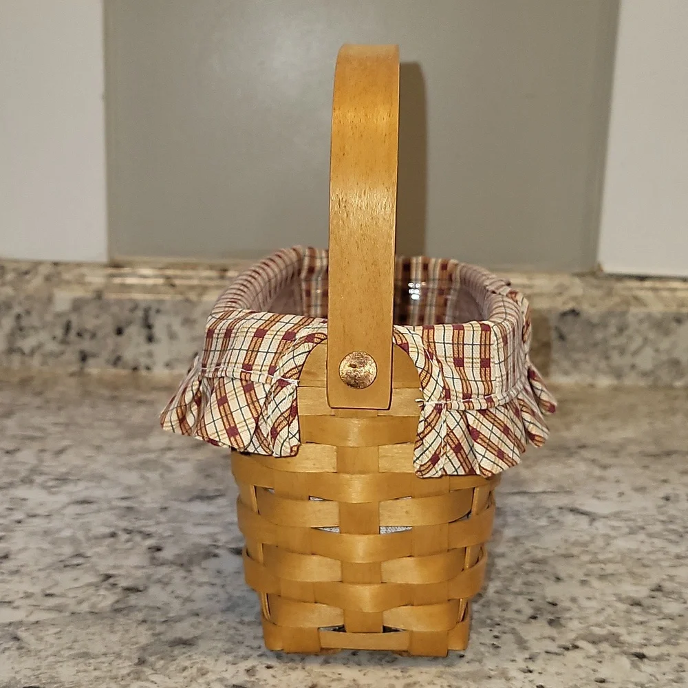 Longaberger 1999 Dresden Basket with Handle and 2 Liners